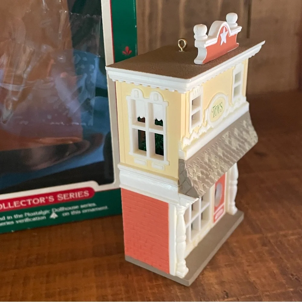 Hallmark Collector's Series 1985 ~ 2nd in Series Nostalgic Dollhouse ~ Toy Shop